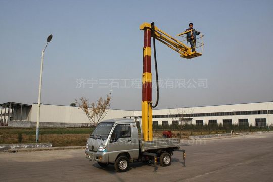 点击查看详细信息<br>标题：小型高空作业车 阅读次数：1830