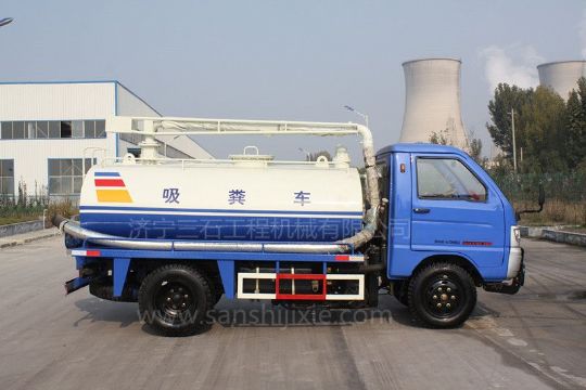 点击查看详细信息<br>标题：小型吸粪车 阅读次数：1462